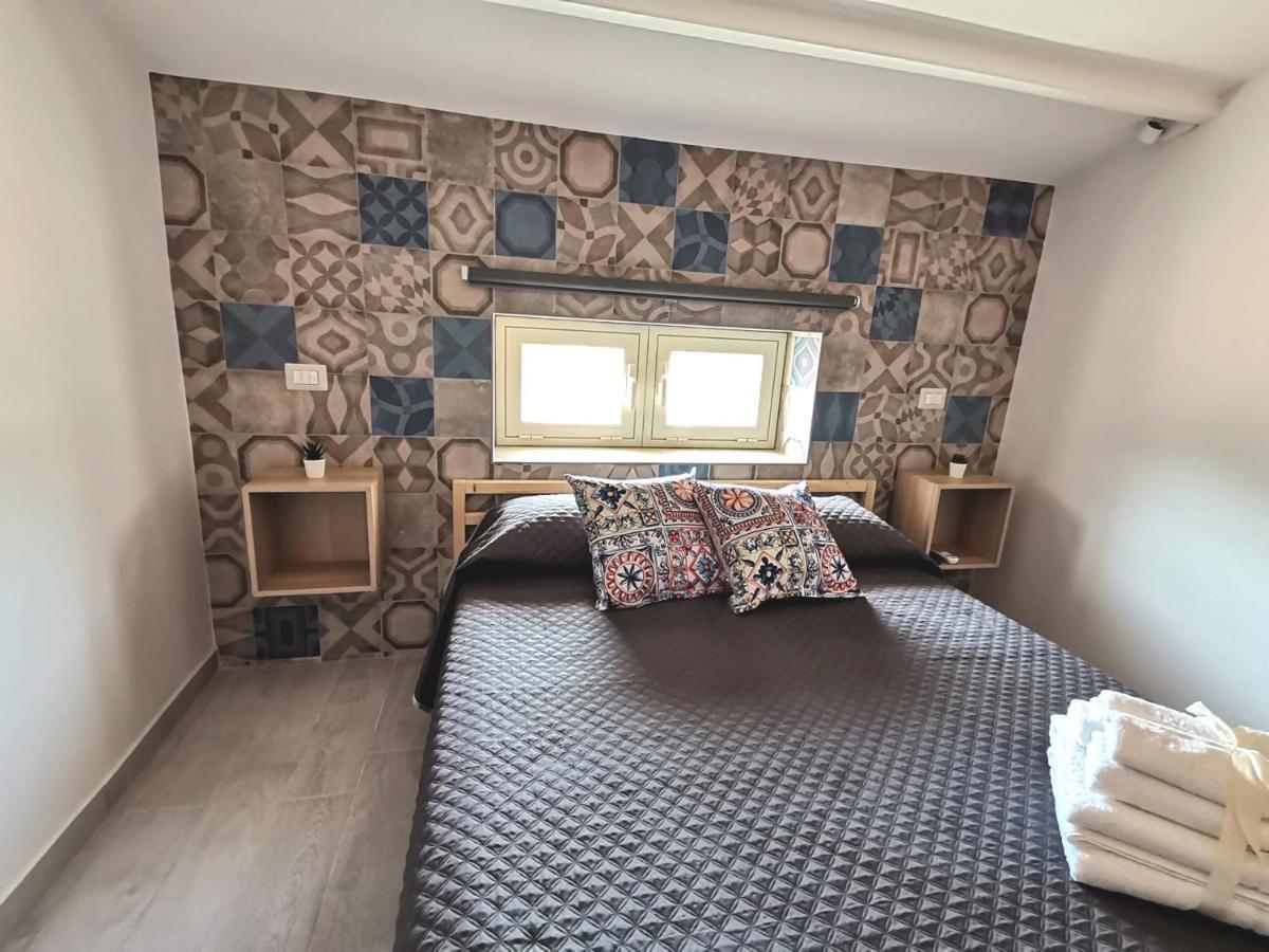 Le Metro Bed and Breakfast Carini Exteriör bild