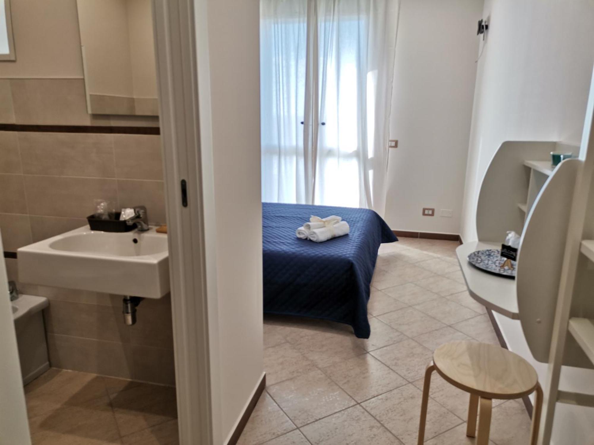 Le Metro Bed and Breakfast Carini Rum bild